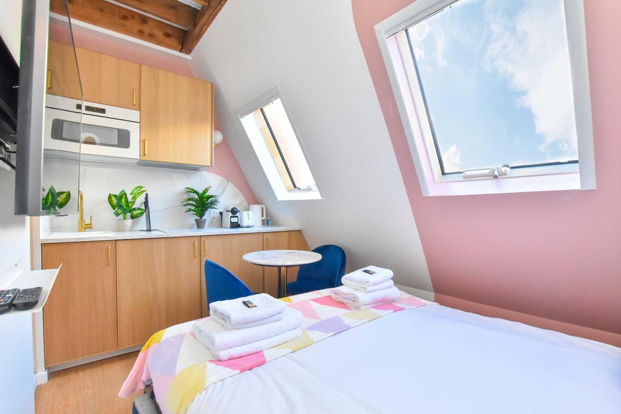 Newly Renovated Studio Under The Parisian Roofs - Arc De Triomphe Apartment Екстериор снимка